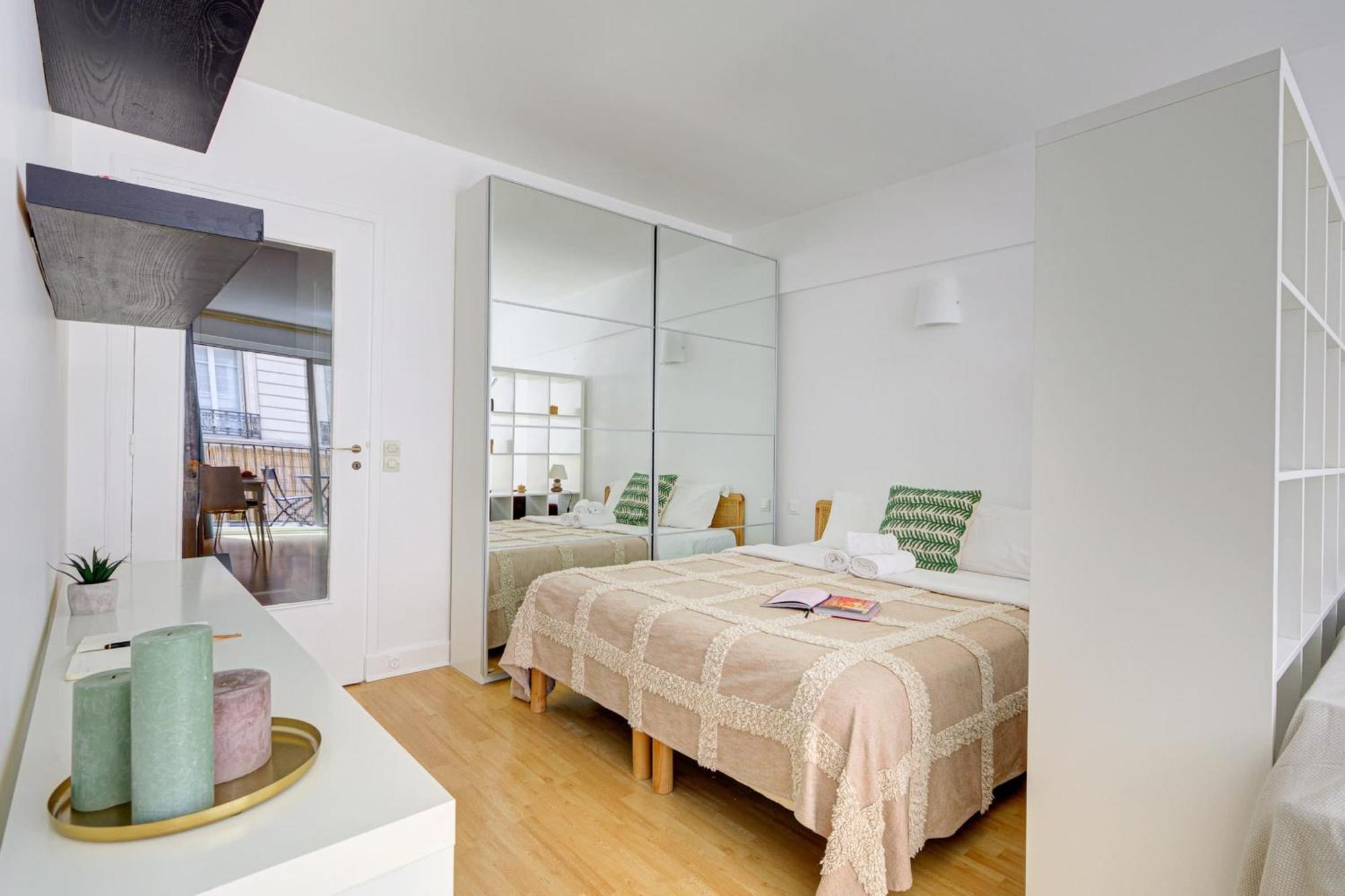 St Germain & Le Bon Marche With Balcony - Cityapartmentstay Paris Exterior photo